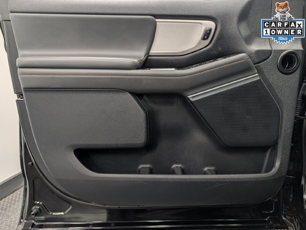 Used 2025 Ford Expedition Active AWD/4WD image 8