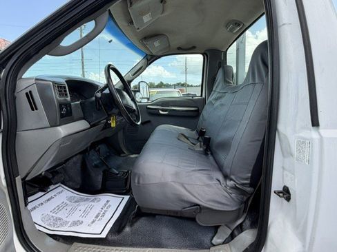 Used 2004 Ford F550 4x4 Regular Cab Super Duty image 8