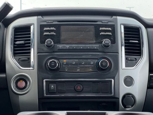 Used 2017 Nissan Titan SV image 22