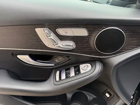 Used 2022 Mercedes-Benz GLC 300 4MATIC image 13