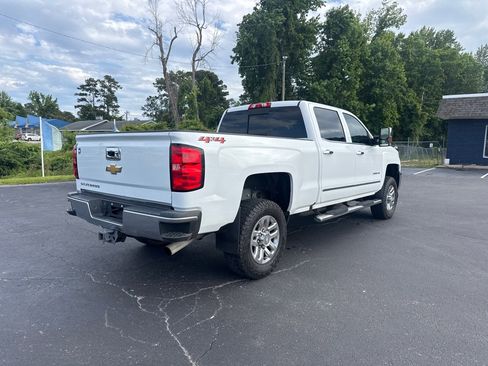 Used 2019 Chevrolet Silverado 2500 LTZ AWD/4WD image 5