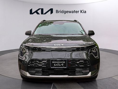 Certified 2025 Kia Niro Wind w/ Wind Preserve Package FWD image 2