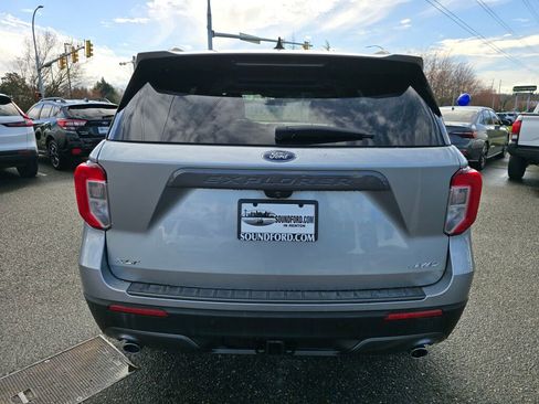 Used 2022 Ford Explorer XLT w/ Equipment Group 202A AWD/4WD image 6