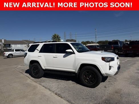 Used 2021 Toyota 4Runner TRD Off-Road image 2
