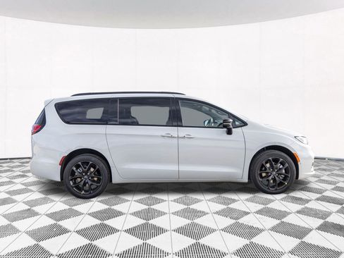 New 2026 Chrysler Pacifica Limited w/ S Appearance Package AWD/4WD image 17