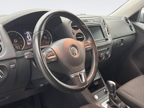 Used 2018 Volkswagen Tiguan Limited w/ Premium Package AWD/4WD image 7