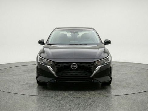 Used 2025 Nissan Sentra SV FWD image 2