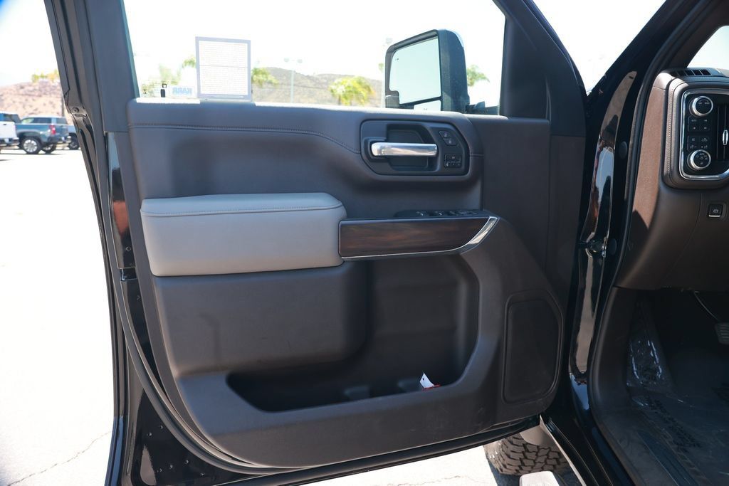 Used 2023 GMC Sierra 2500 SLT w/ Driver Alert Package I AWD/4WD image 20