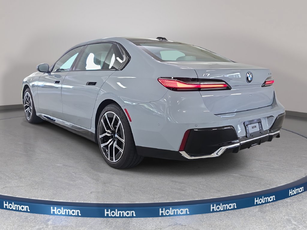 Used 2023 BMW i7 xDrive60 AWD/4WD image 9
