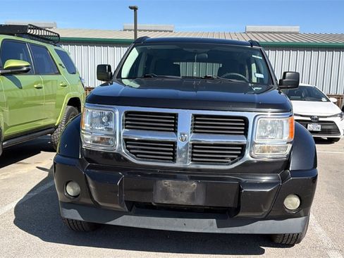 Used 2009 Dodge Nitro SE image 2