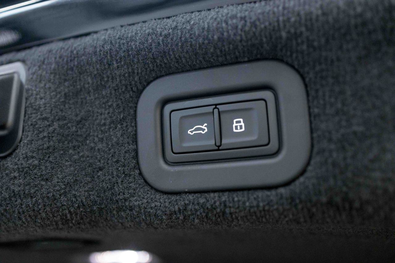 Used 2025 Bentley Flying Spur Plug-In Hybrid AWD/4WD image 95