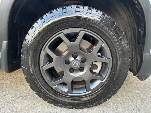 Certified 2024 Honda Pilot TrailSport image 9