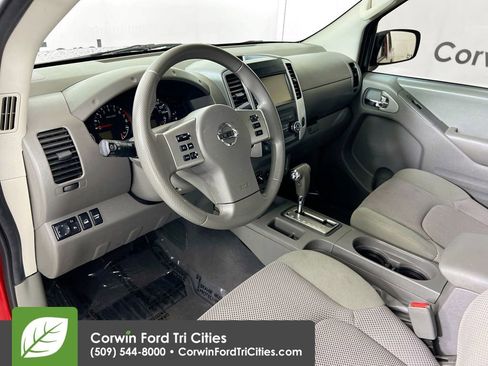 Used 2019 Nissan Frontier SV AWD/4WD image 3