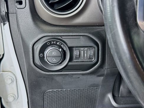 Used 2020 Jeep Gladiator Sport w/ Quick Order Package 24S AWD/4WD image 10