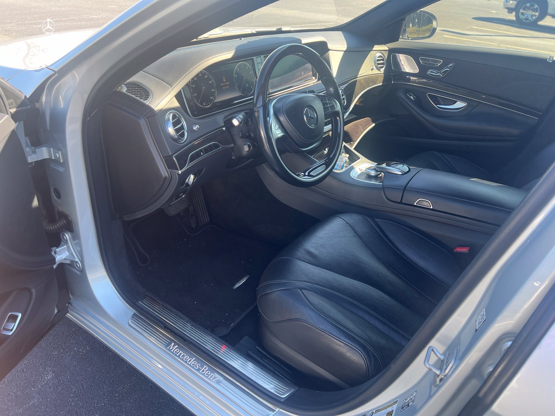 Used 2017 Mercedes-Benz S 550 Sedan w/ Premium Package image 14