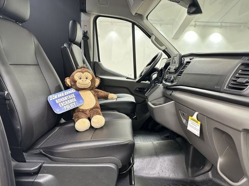 New 2025 Ford Transit 250 148 Medium Roof w/ Load Area Protection Package image 18