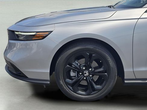 Used 2025 Honda Accord SE image 9