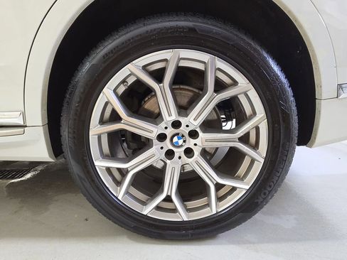 Used 2022 BMW X7 xDrive40i w/ Premium Package image 38