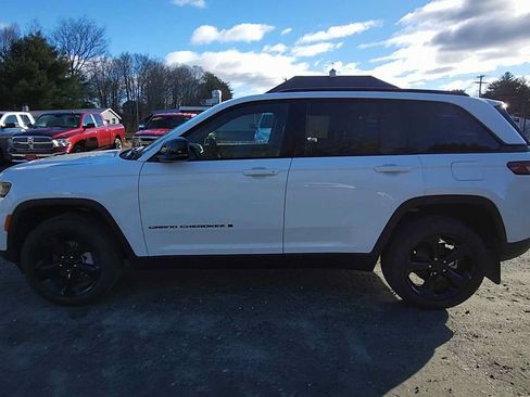 New 2025 Jeep Grand Cherokee Limited w/ Black Appearance Package AWD/4WD image 5