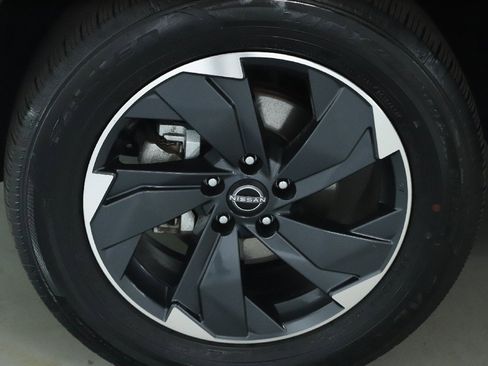 Certified 2024 Nissan Rogue SV image 37