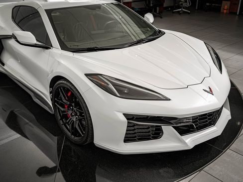 Used 2023 Chevrolet Corvette Z06 image 25