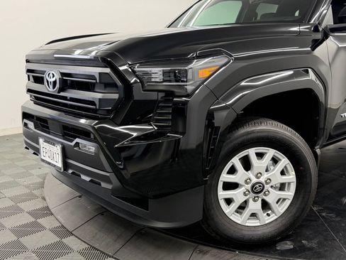 Used 2026 Toyota Tacoma SR5 AWD/4WD image 4