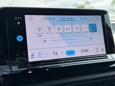 Used 2024 Volkswagen Atlas Cross Sport SE image 27