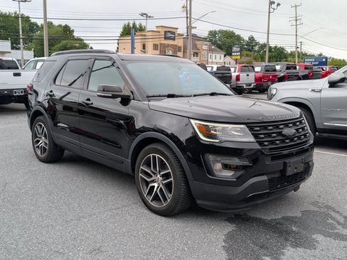 Used 2017 Ford Explorer Sport w/ Equipment Group 401A AWD/4WD image 7