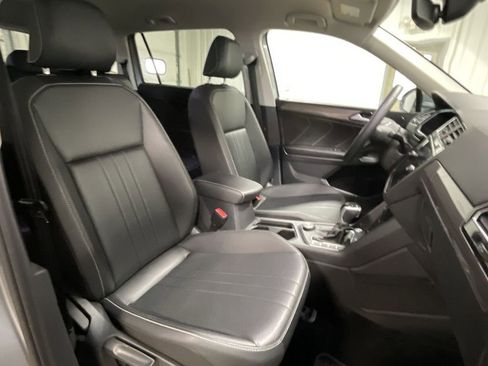Used 2024 Volkswagen Tiguan SE image 26