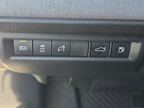 Used 2026 Toyota Camry LE w/ Convenience Package FWD image 25