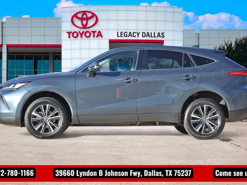 Used 2024 Toyota Venza LE image 7