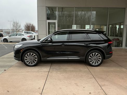 Used 2024 Lincoln Corsair Reserve image 19