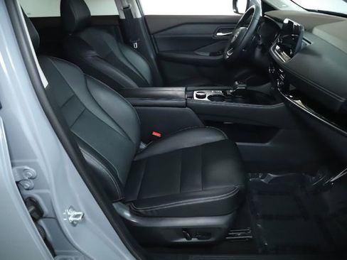 Used 2022 Nissan Rogue SL w/ SL Premium Package image 35