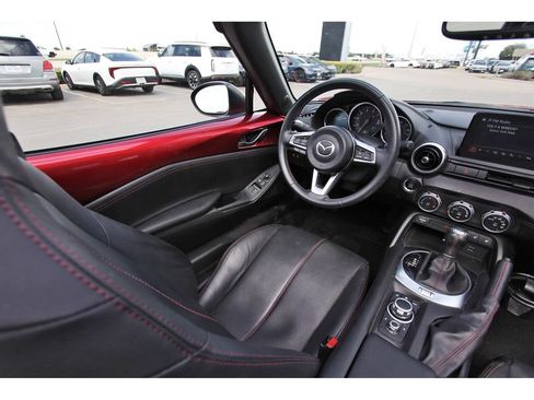 Used 2019 MAZDA MX-5 Miata RF Grand Touring RWD image 10