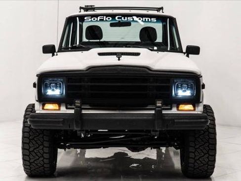 Used 1988 Jeep Grand Wagoneer image 12