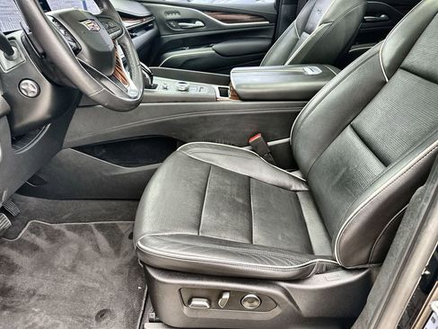 Used 2021 Cadillac Escalade ESV Premium Luxury w/ Performance Package AWD/4WD image 24
