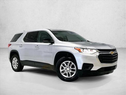Used 2021 Chevrolet Traverse LS FWD image 12
