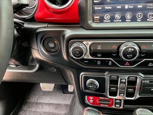 Used 2023 Jeep Gladiator Rubicon w/ LED Lighting Group AWD/4WD image 36