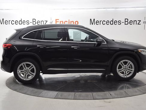 Certified 2021 Mercedes-Benz GLA 250 4MATIC image 7