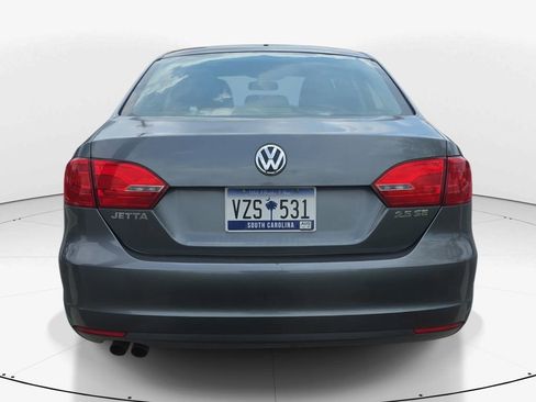 Used 2011 Volkswagen Jetta SE FWD image 5