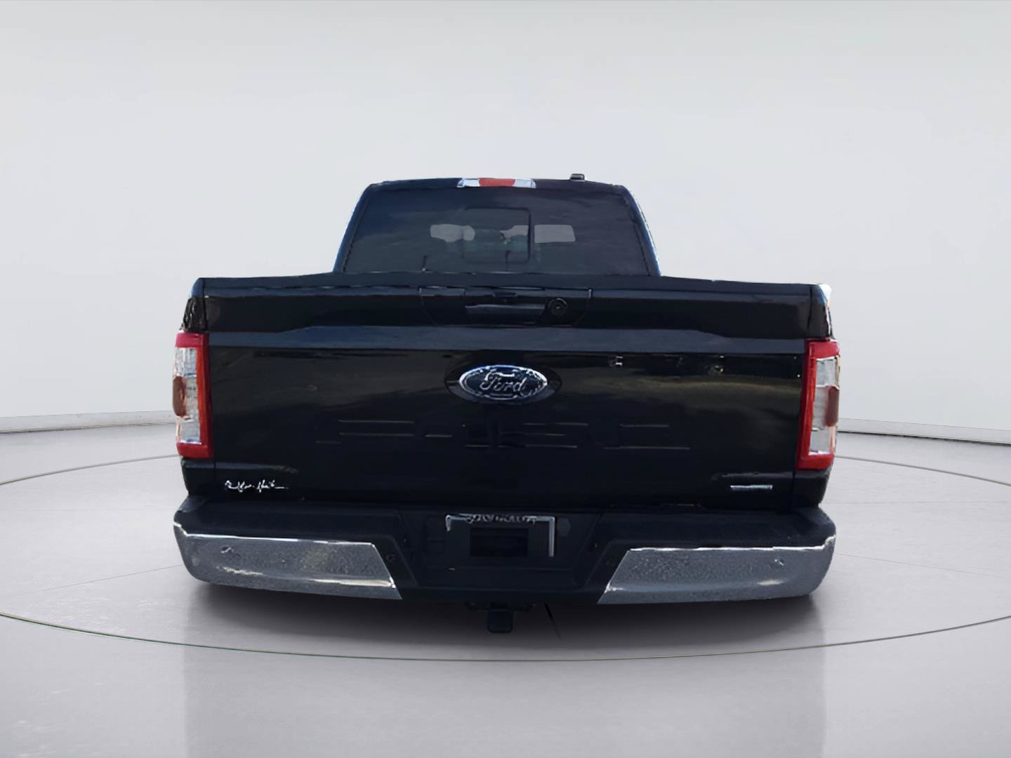 Used 2023 Ford F150 Lariat w/ Trailer Tow Package RWD image 4