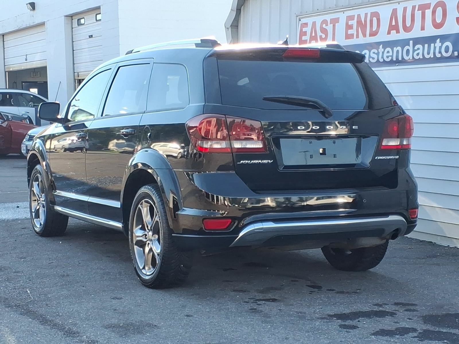 Used 2016 Dodge Journey Crossroad FWD image 3