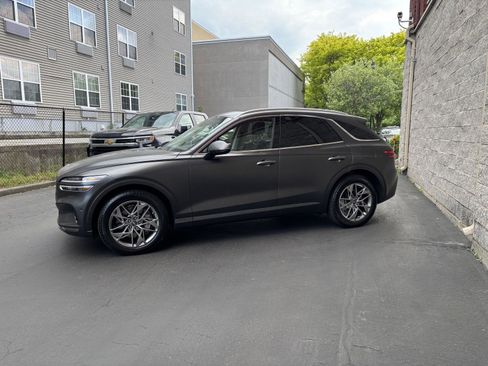Used 2023 Genesis GV70 2.5T w/ Advanced Package AWD/4WD image 3