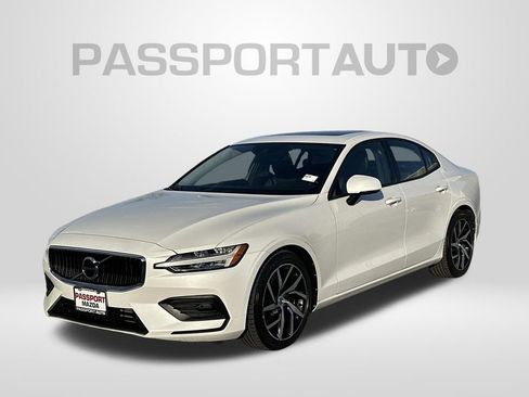 Used 2020 Volvo S60 T6 Momentum image 1