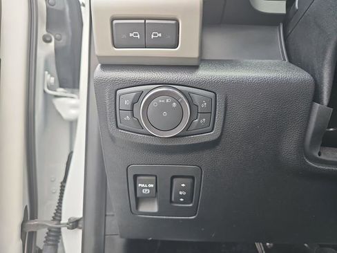 Used 2019 Ford F150 Lariat image 18