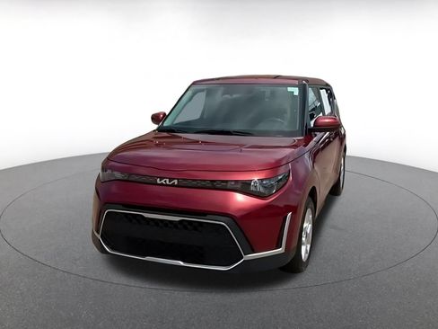 Used 2025 Kia Soul LX w/ LX Technology Package FWD image 7