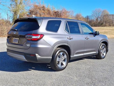 Certified 2025 Honda Pilot EX-L image 6
