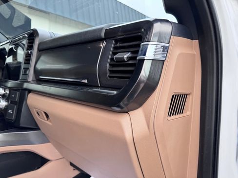 Used 2023 Ford F250 Lariat w/ Chrome Package image 15