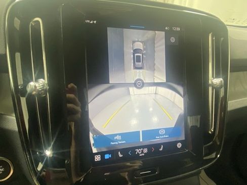 Certified 2025 Volvo XC40 B5 Plus image 25