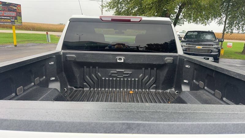 Used 2019 Chevrolet Silverado 1500 Custom w/ Custom Value Package AWD/4WD image 13